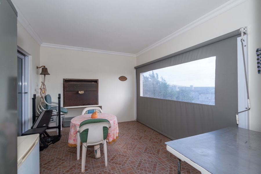 5 Bedroom Property for Sale in Myburgh Park Western Cape
